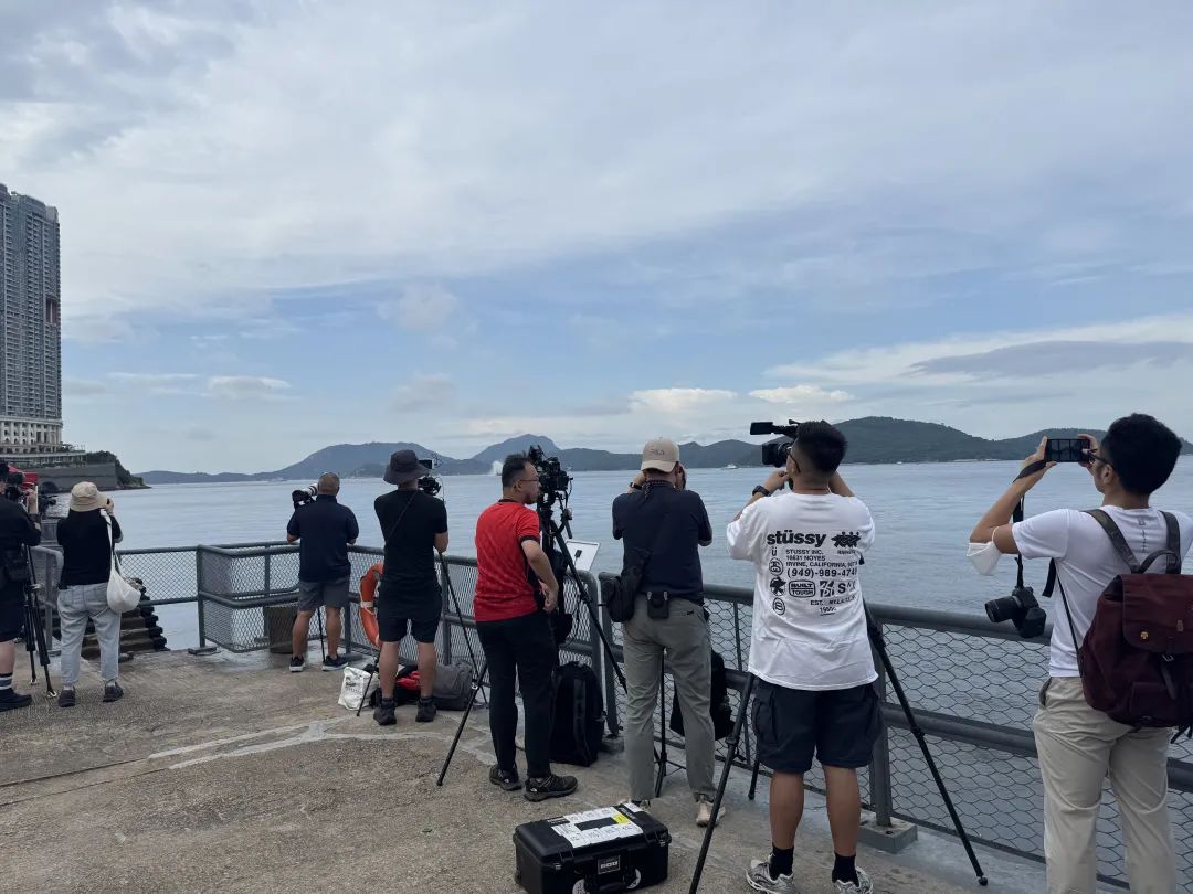 山东舰航母编队抵达香港海域（7）