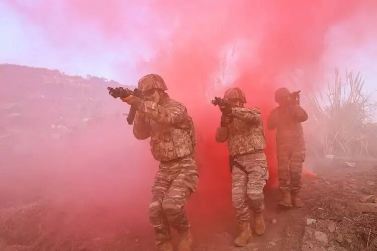 陆军壁纸50张，8K高清全屏图片，可直存